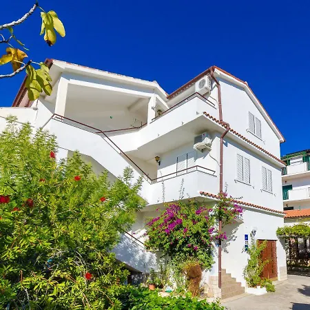 Apartment Anica J *