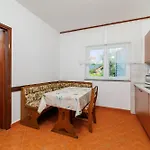 Anica J Apartment *