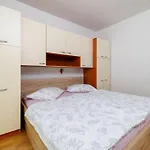 Apartment Anica J Lopar
