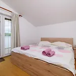 Apartment Anica J *