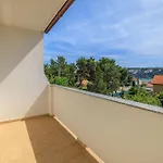 Apartment Anica J Lopar