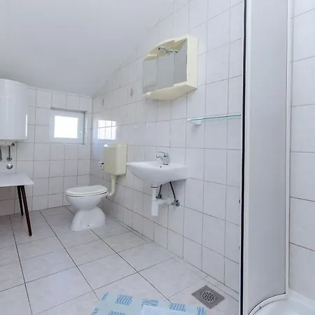 Anica J Apartamento Lopar