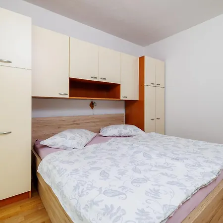 Appartement Anica J Lopar