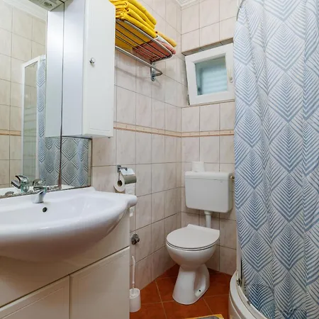 Anica J Appartement Lopar